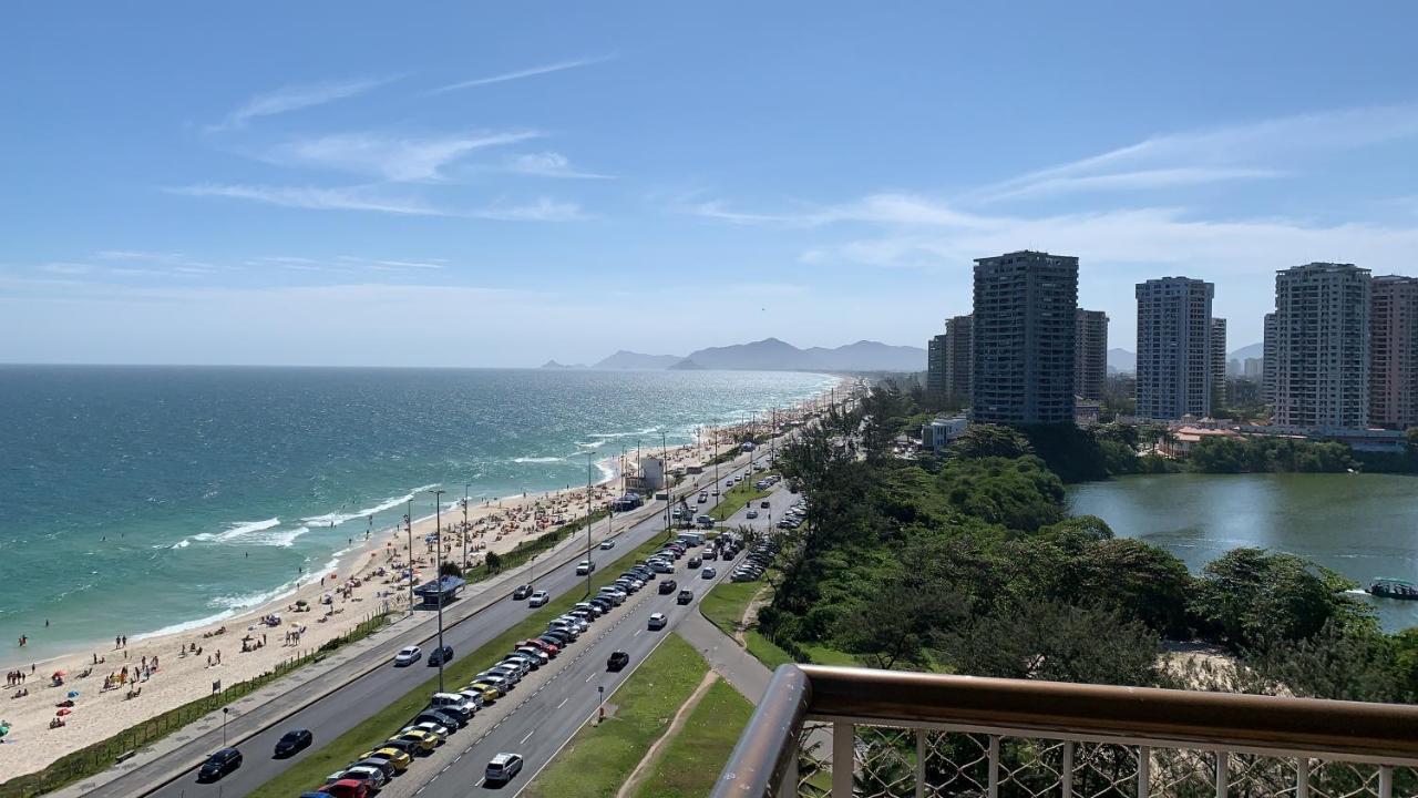 Em Frente A Da Barra Da Tijuca, Vista Total O Mar