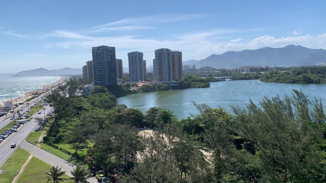 Em Frente A Da Barra Da Tijuca, Vista Total O Mar *